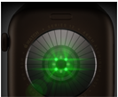Sötét bronzszínű alumíniumtokos Apple Watch Series 12 hátulja, több, zöld LED-fénnyel világító, kerek érzékelő, bal oldali nézet, Digital Crown, olívaszínű sportszíj
