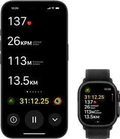 Az Élő tevékenység funkció a felhasználó kerékpározási mérőszámait mutatja az Ultra 2-n és egy iPhone-on