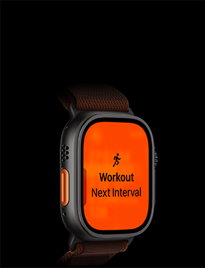Apple Watch Ultra 4, fekete titántok, Futás edzés, következő intervallum, bal oldali nézet, narancssárga Művelet gomb, Alpesi pánt