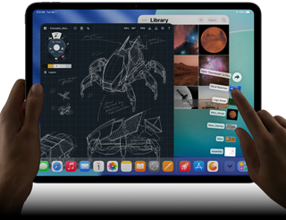Asztrofekete iPad Pro, a felhasználó bal kézzel tartja a készüléket, jobb kézzel pedig mutató mozdulattal kezeli a megnyitott alkalmazásablakokat, melyek között megjelenik egy rajzolóapp vázlatos gépészeti tervekkel, fotókönyvtár bolygókkal és az űrről készült képekkel, valamint a Letöltések mappa fájljai legyezőszerűen kitárva