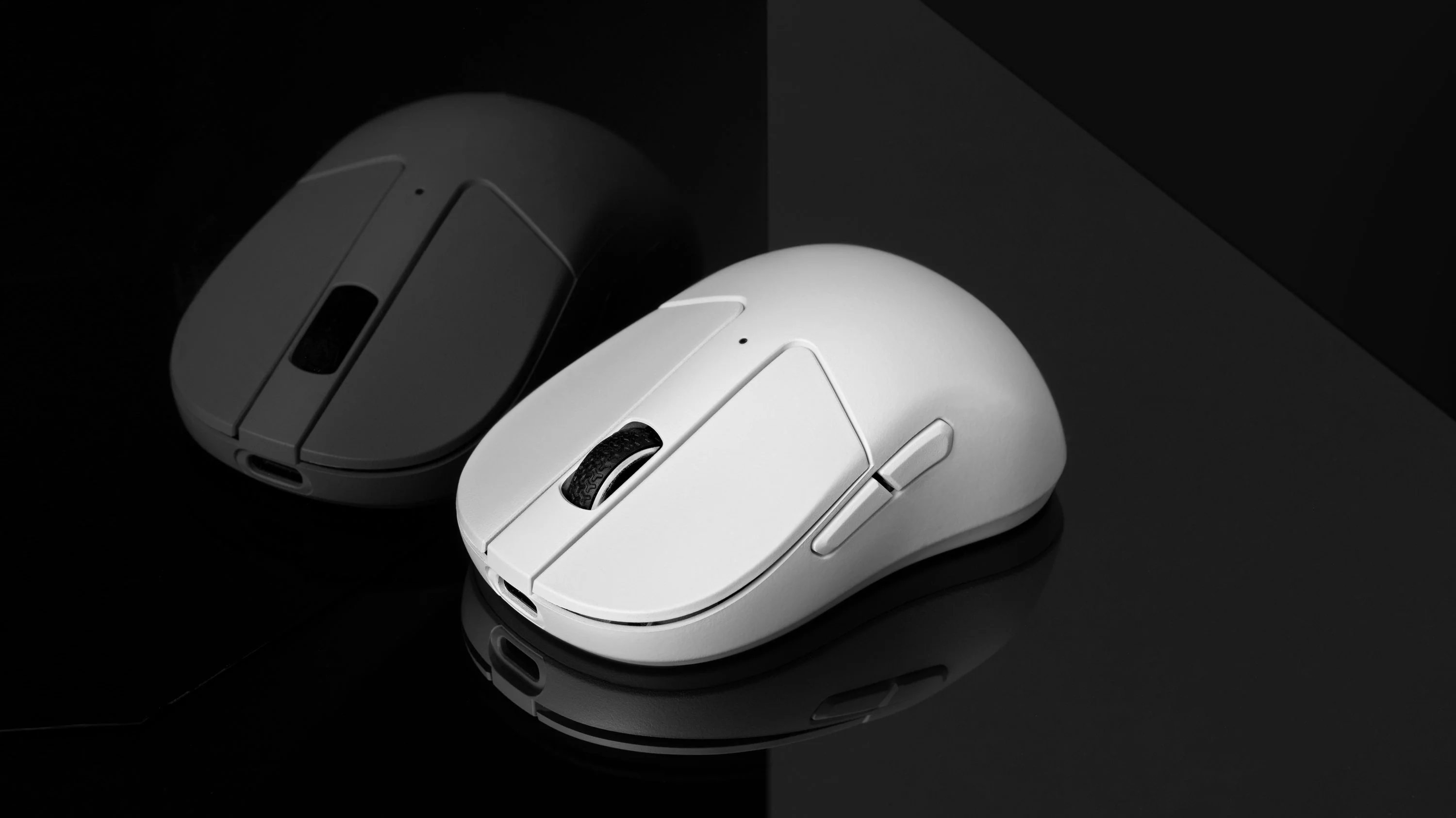 Keychron M4 optikai vezeték nélküli egér - fekete