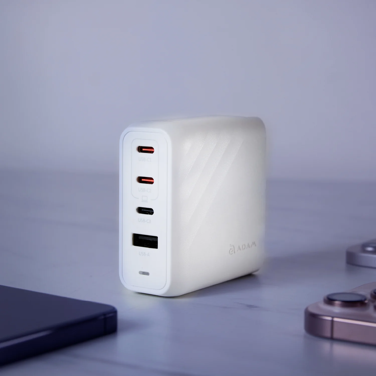 ADAM elements P100 GaN 100W 4 portos töltőkészlet / utazó adapter - fehér
