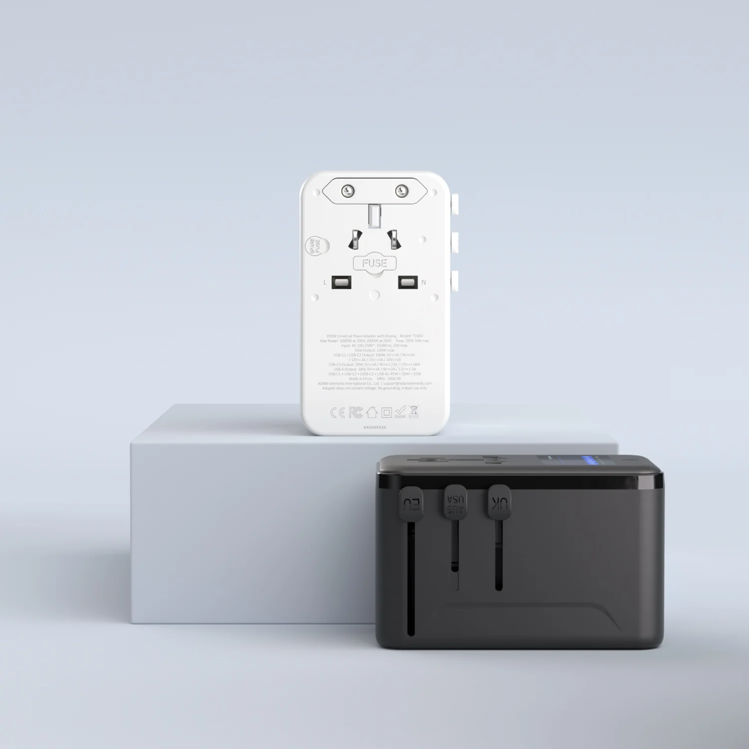 ADAM elements T100D 100W univerzális hálózati utazó adapter kijelzővel - szürke