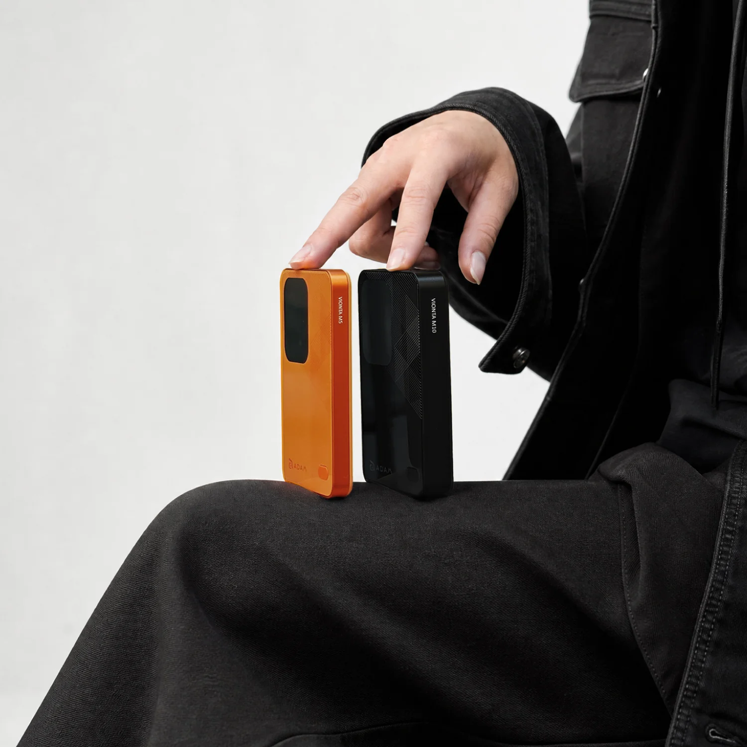 ADAM elements VIONTA M10 10 000 mAh mágneses vezeték nélküli powerbank - fekete