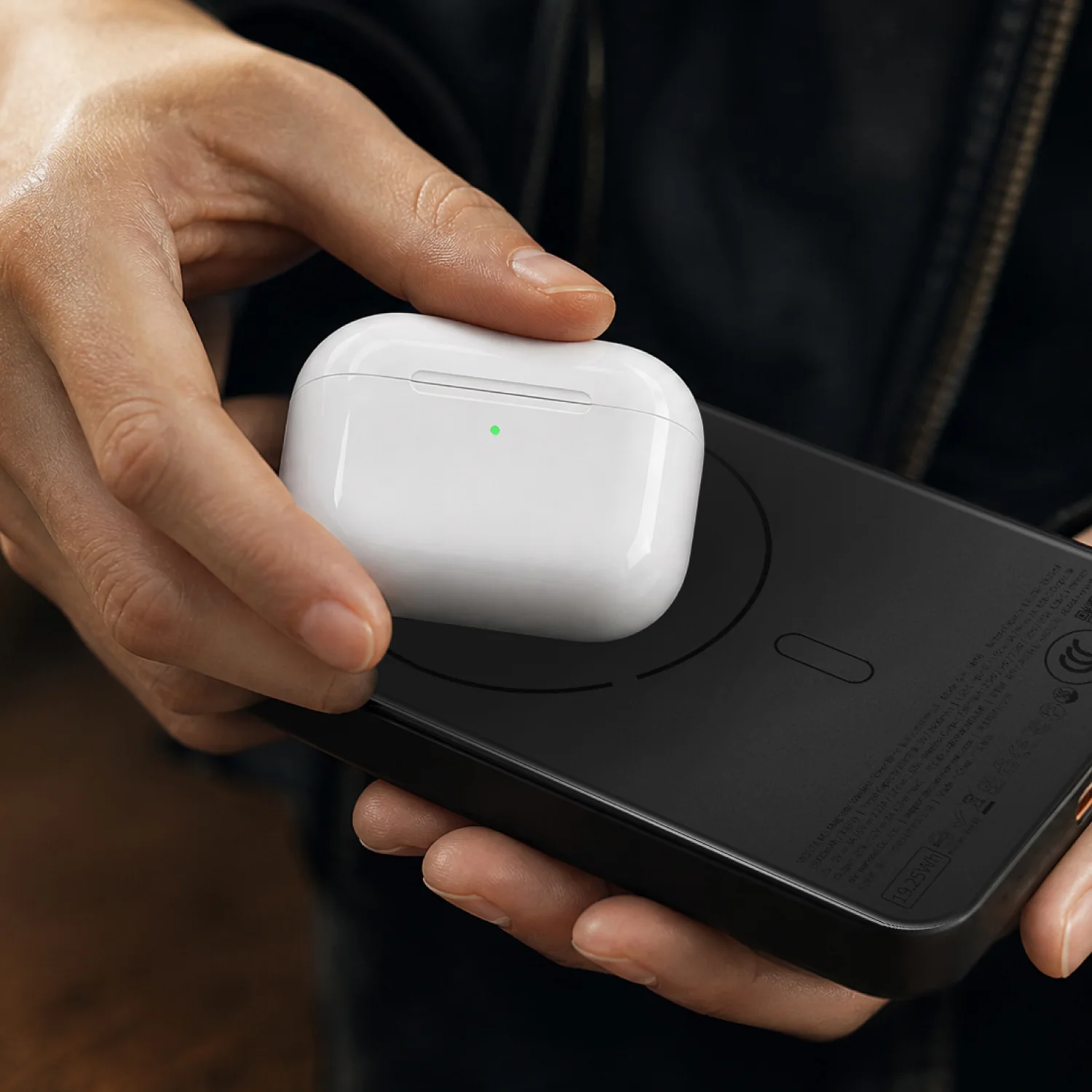 ADAM elements VIONTA M10 10 000 mAh mágneses vezeték nélküli powerbank - fekete