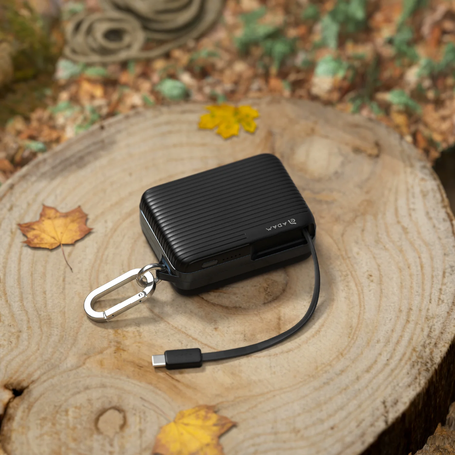 ADAM elements VIONTA T1S 30W 10 000 mAh solid state-akkumulátoros powerbank beépített kábellel - fekete