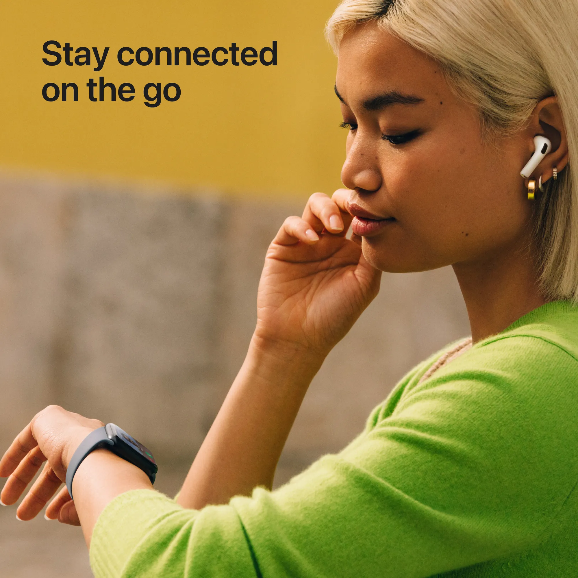 Apple Watch SE 3 GPS, 44 mm-es éjfekete alumíniumtok, fekete sportszíj – ML