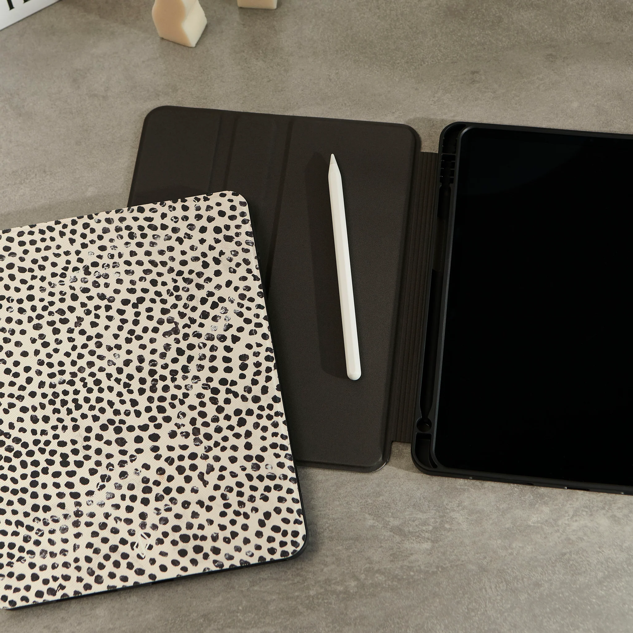 BURGA iPad Air 13" tok - mandula latte