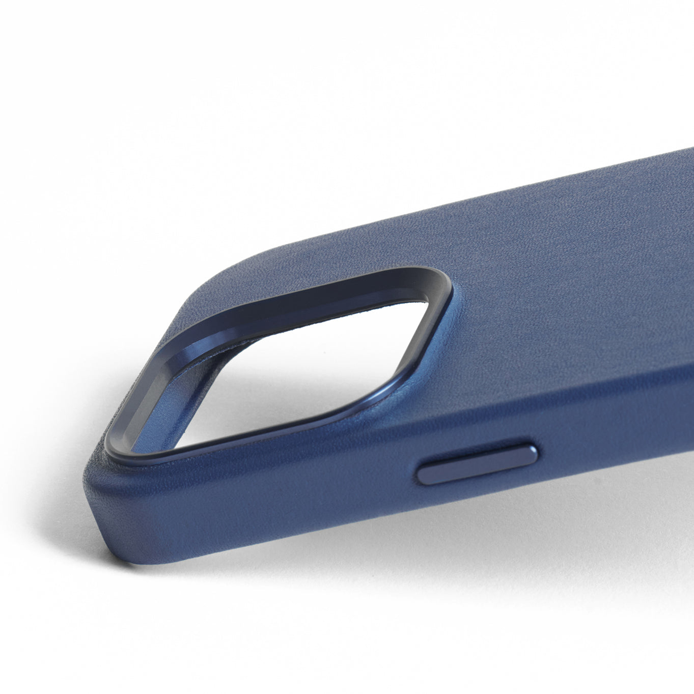 MUJJO iPhone 15 Pro Max bőrtok - monaco kék