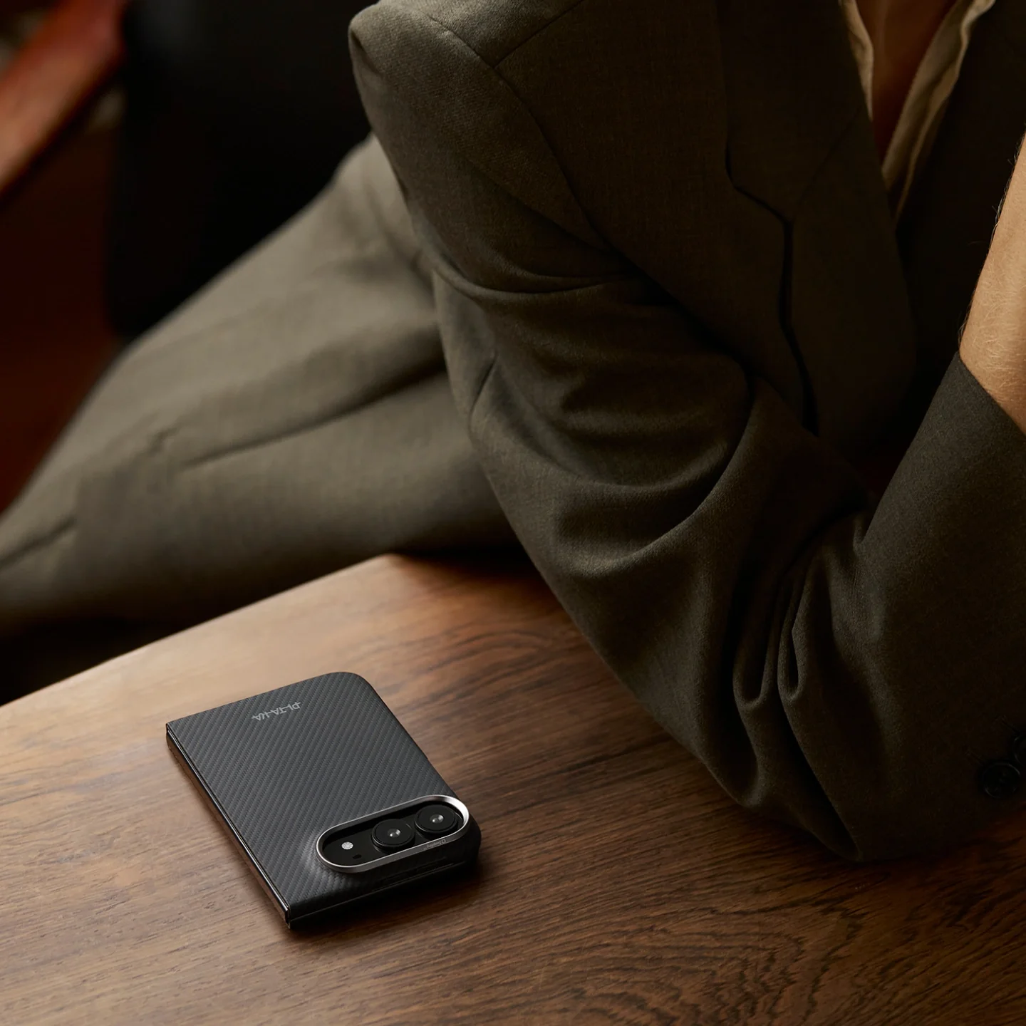 Pitaka Back Cover Edge iPhone Duo tok - fekete
