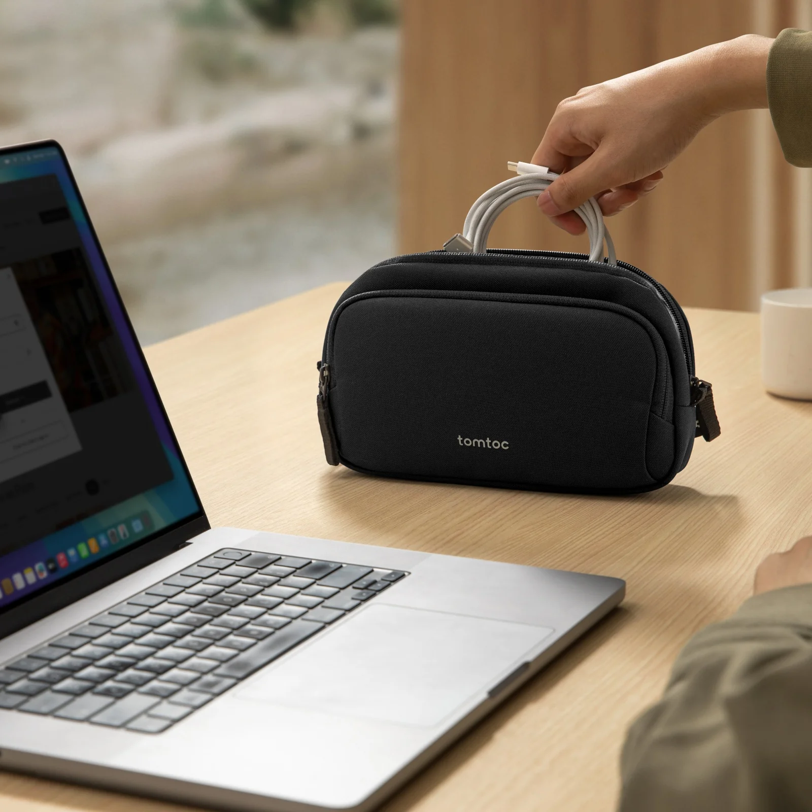 tomtoc T12 kábelrendszerező kiegészítő táska 1,8 l - fekete