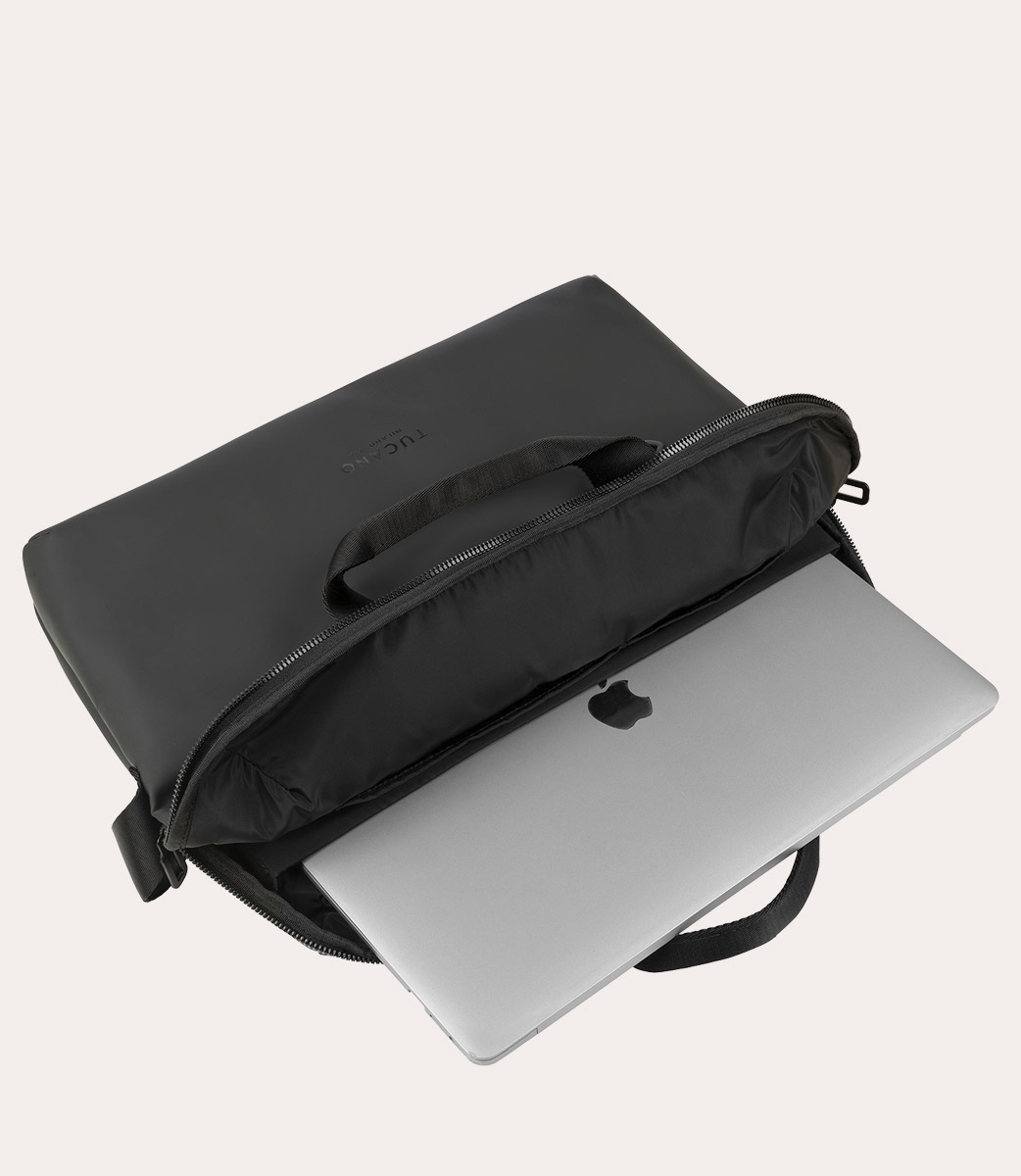 TUCANO GOMMO MacBook Pro 16" laptop táska - fekete