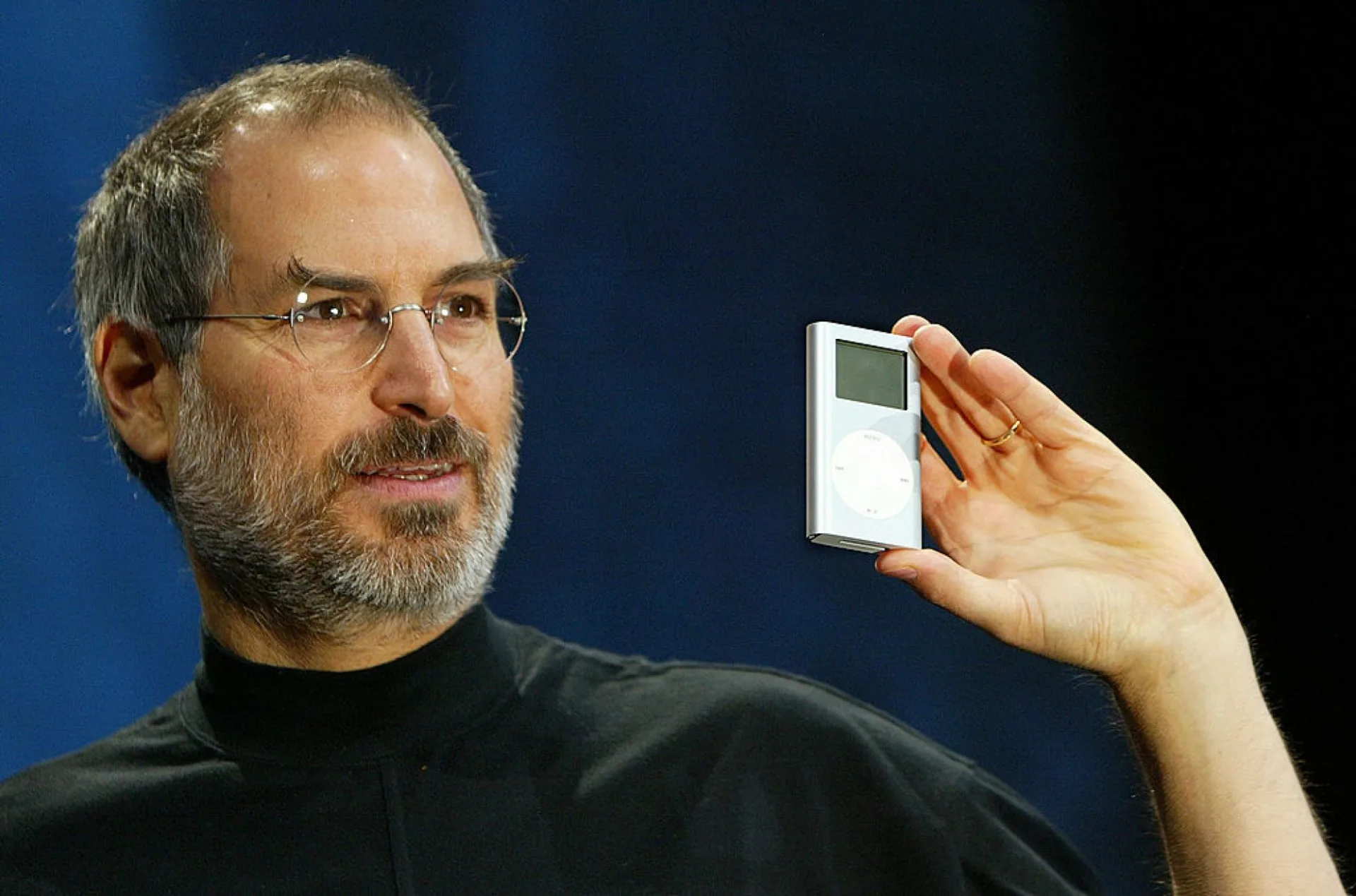 Steve Jobs az első iPod bemutatóján, 2001. október 23.