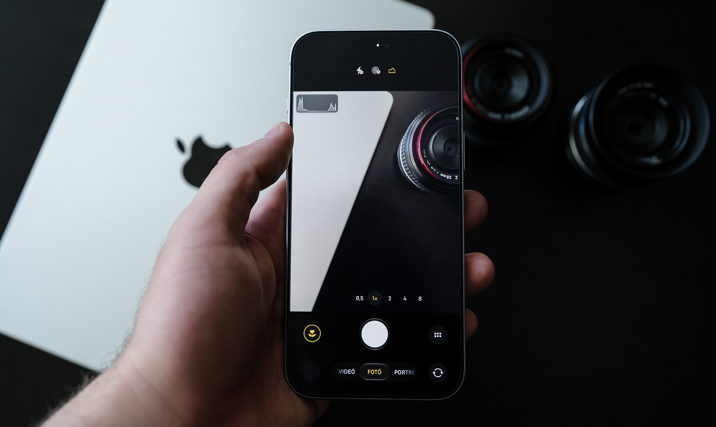Hisztogram bemutatása az iPhone 18 Pro kamera applikációjában