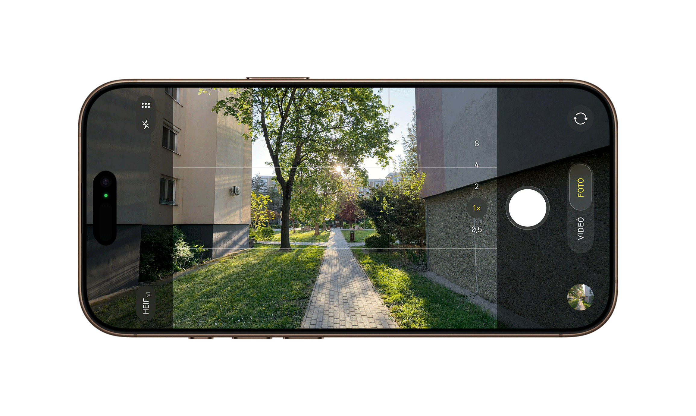 Sorozatfelvétel beállítása az iPhone kamera applikációban. 